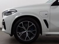 begagnad BMW X5 xDrive45e iPerformance MOMS / M-Sport / 360 / Pano / HUD