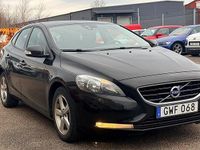 Begagnad Volvo V40 Kinetic 120 HK (88 kW) 2015 Svart Halvkombi