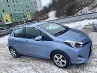 Begagnad Toyota Yaris Hybrid Active 101 HK (74 kW) 2013 Blå Halvkombi