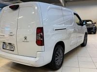 Begagnad Peugeot E-Partner 100 kW (136 HK) 2023 Vit Minibuss