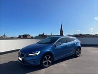 Begagnad Volvo V40 R-Design 120 HK (88 kW) 2017 Bursting blue