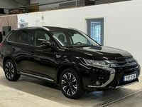 Begagnad Mitsubishi Outlander P-HEV 121 HK (88 kW) 2016 Svart SUV