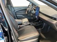 Begagnad Ford Mustang Mach-E Standard Range 197 kW (269 HK) 2021 Svart SUV