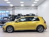 Begagnad VW Golf VII R-line 110 HK (80 kW) 2017 Curcuma yellow metallic Halvkombi
