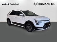 Begagnad Kia Niro Advance 105 HK (77 kW) 2024 Vit (/ud/ clear white) SUV