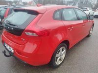 Begagnad Volvo V40 Kinetic 122 HK (89 kW) 2015 Röd Halvkombi
