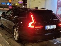 Begagnad Volvo V90 Momentum 190 HK (139 kW) 2019 Kombi