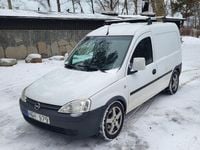 Begagnad Opel Combo 75 HK (55 kW) 2007 Minibuss