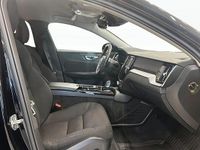 Begagnad Volvo V60 Momentum 253 HK (186 kW) 2020 Svart Kombi