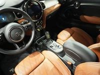 Begagnad Mini Cooper 135 kW (184 HK) 2024 Melting silver iii Halvkombi