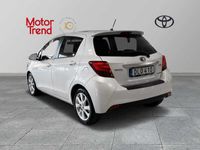 begagnad Toyota Yaris Hybrid 1,5 Hybrid Style Panorama Vinterhjul