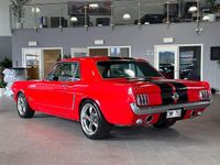 Begagnad Ford V8 184 HK (135 kW) 1965 Röd Sedan