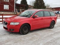Begagnad Volvo V50 Momentum 136 HK (100 kW) 2007 Röd Kombi