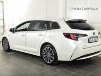 begagnad Toyota Corolla Touring Sports Hybrid Kombi 1.8 Elhybrid Executive M-värmare