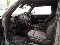 Begagnad Mini Cooper Essential 135 kW (184 HK) 2022 Moonwalk grey met Halvkombi