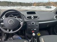 Begagnad Renault Clio R.S. 75 HK (55 kW) 2011 Halvkombi