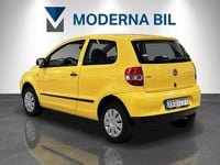Begagnad VW Fox 54 HK (39 kW) 2005 Gul Halvkombi