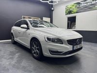 Begagnad Volvo V60 Ocean Race 190 HK (139 kW) 2015 Vit Kombi