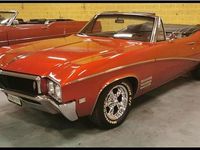 Begagnad Buick Skylark 233 HK (171 kW) 1968 Röd Cab