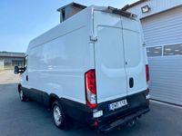 begagnad Iveco Daily 35-120 Skåpbil 2.3 JTD Hi-Matic Euro 6 116hk