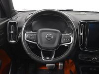 Begagnad Volvo XC40 R-Design 190 HK (139 kW) 2017 Vit SUV