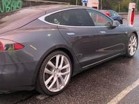 Begagnad Tesla Model S 311 kW (423 HK) 2015 Halvkombi