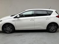 begagnad Toyota Auris 1.8 HSD 5dr 2015, Halvkombi