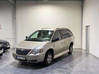 Begagnad Chrysler Town & Country 182 HK (133 kW) 2006 Gul Minibuss