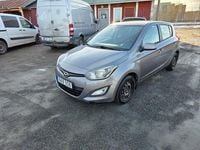 Begagnad Hyundai i20 Select 84 HK (61 kW) 2013 Grå Halvkombi
