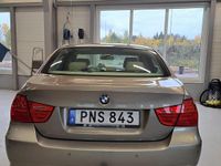 Begagnad BMW 318 143 HK (105 kW) 2009 Sedan