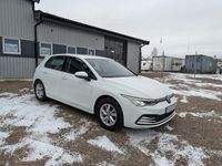 Begagnad VW Golf VIII 131 HK (96 kW) 2023 Vit Halvkombi