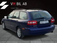 begagnad Volvo V40 2.0T 163HK S&VHJUL NYBESIKTAT KAMREM BYTT M-VÄRMARE