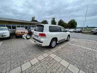 begagnad Toyota Land Cruiser 200 4WD 8-SITS FULLUTRUSTAD UNIK