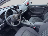 Begagnad Audi A3 Attraction 105 HK (77 kW) 2014 Röd