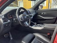 begagnad BMW 330 i taklucka värmare m-performance fullutrustad