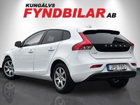 Begagnad Volvo V40 Kinetic 115 HK (84 kW) 2014 Vit Halvkombi