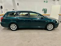 begagnad Toyota Avensis Kombi 1.8 VVT-i nyskattad nybesiktigad