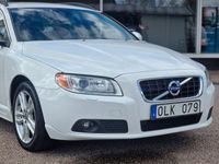 begagnad Volvo V70 D4 Momentum Ny Servad Nya skivor + belägg Dragkork