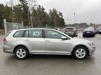 begagnad VW Golf VII Kombi 1.0 TSI 110hk AUT Kamera Drag Nyservad