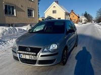 Begagnad VW Polo 75 HK (55 kW) 2006 Halvkombi