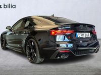 Begagnad Audi RS5 Sportback Performance 471 HK (346 kW) 2024 Sebringsvart kristalleffekt Halvkombi