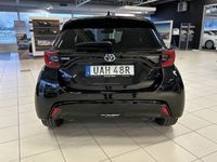 begagnad Toyota Yaris Hybrid Style I Backkamera I JBL I INK V-hjul 2022, Halvkombi