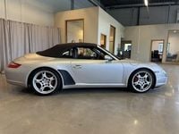 Begagnad Porsche 911 Carrera 325 HK (239 kW) 2005 Silver Cab