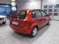 Begagnad Ford Fiesta 2007 Röd