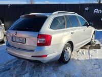 Begagnad Skoda Octavia Elegance 105 HK (77 kW) 2014 Silver Halvkombi