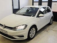 Begagnad VW Golf VII 116 HK (85 kW) 2018 Vit Halvkombi