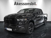 Ny RAM 1500 426 HK (313 kW) 2025 Svart Pickup
