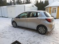 begagnad Toyota Yaris Hybrid e-CVT Euro 6 101hk