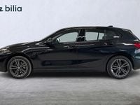 Begagnad BMW 118 Shadowline 2023 Svart Halvkombi