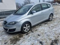 Begagnad Seat Altea XL 102 HK (75 kW) 2011 Minibuss